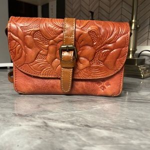 Patricia Nash Floral Tooled Leather Cognac
Crossbody Bag